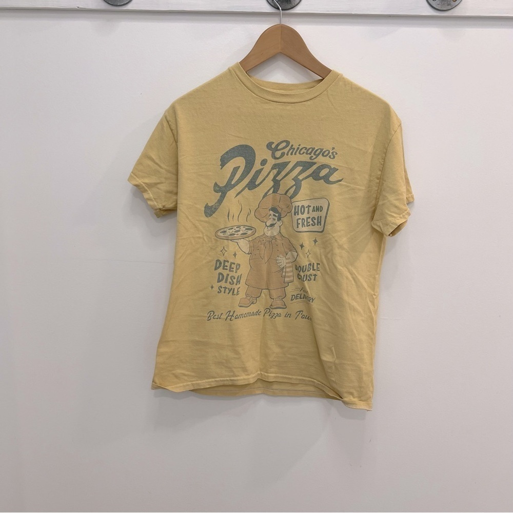 Vinyl icons Chicago pizza light yellow tshirt